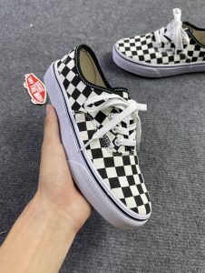 giày vans caro có dây